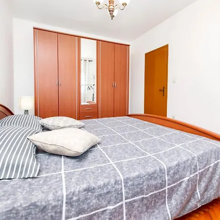 Ana Apartment *