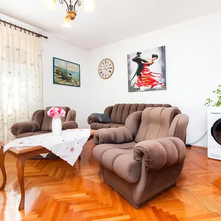 Ana Apartment