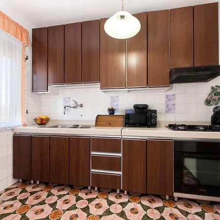 Ana Apartment *